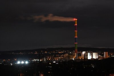 Klimaschutzaktion: Lichter der Chemnitzer Esse gehen aus - Chemnitz hat sich am Samstagabend an der sogenannten Earth Hour, der weltweit größten Klima- und Umweltschutzaktion, beteiligt. Der Versorger Eins unterstützte die Aktion.