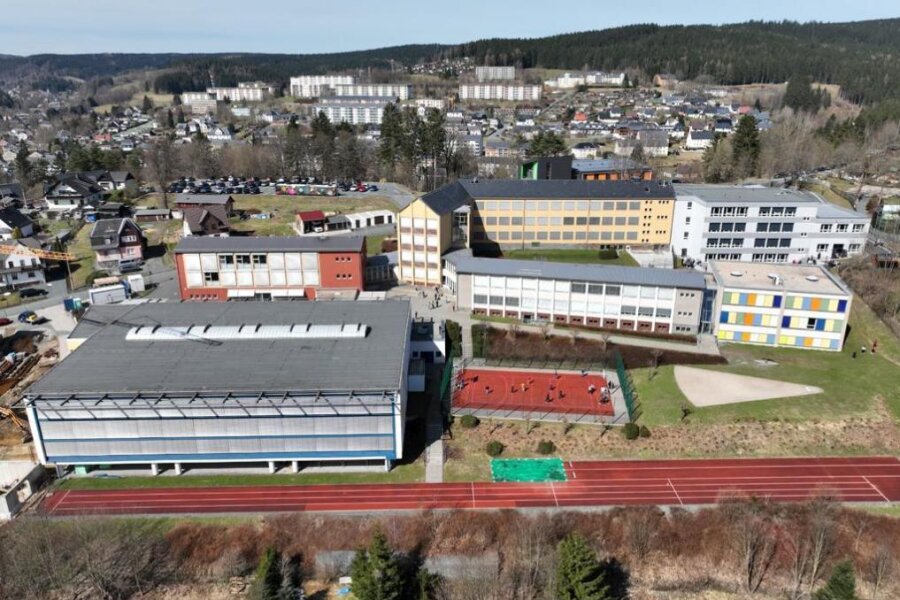 Das Schulzentrum auf dem Klingenthaler Amtsberg wird zum Wintersport-Campus.