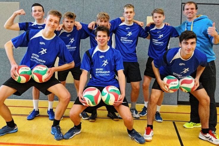 Klingenthaler Jungs nicht zu schlagen - Die Mannschaft des Sportcampus Klingenthal sicherte sich beim Regionalfinale "Jugend trainiert für Olympia" in der Sporthalle Oelsnitz den 1. Platz in der Wettkampfklasse II.