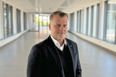 Klinik für Orthopädie unter neuer Leitung - Prof. Dr. med. Eric Röhner - Chefarzt der Klinikfür Orthopädie