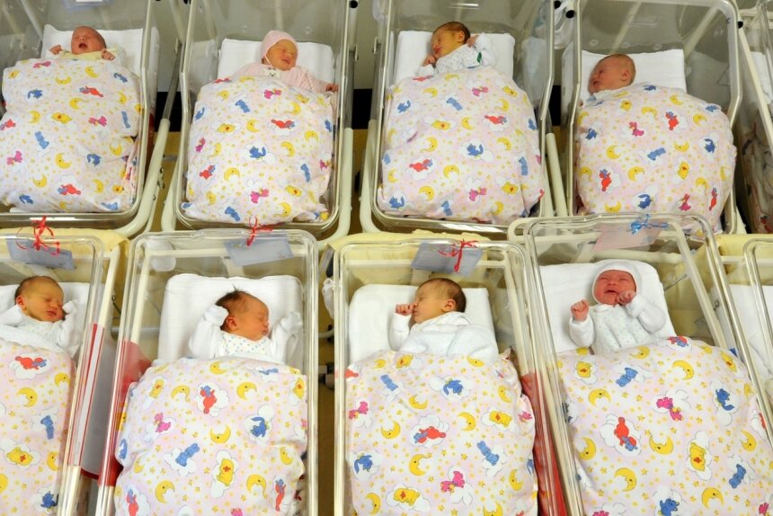 Sachsens Sozialministerium plant, die jährliche Zahl der Geburten zum Kriterium für den Fortbestand der Entbindungsstationen zu machen. 