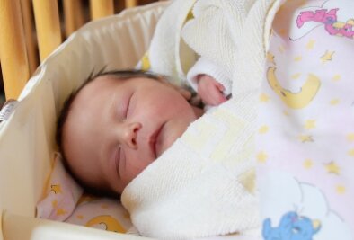 Klinikum Chemnitz: Neujahrsbaby heißt Emma - Emma erblickt um 1.11 Uhr im Klinikum Chemnitz das Licht der Welt.