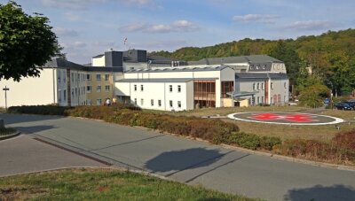 Klinikum Lichtenstein: Kinderstation vom Aus bedroht - Das DRK-Krankenhaus in Lichtenstein. Zurzeit werden Pläne zu Strukturveränderungen diskutiert. 
