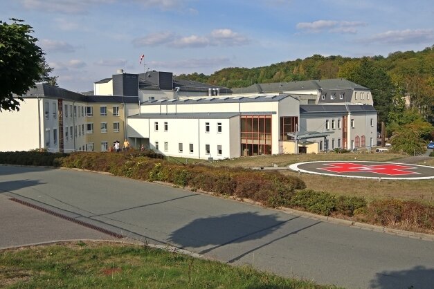 Klinikum Lichtenstein: Kinderstation vom Aus bedroht - Das DRK-Krankenhaus in Lichtenstein. Zurzeit werden Pläne zu Strukturveränderungen diskutiert. 