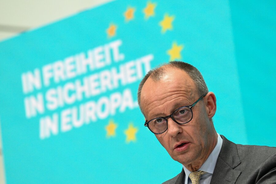 Koalition im Osten: Merz betont Distanz zu Wagenknecht - Friedrich Merz, Vorsitzender der CDU, spricht während einer Pressekonferenz im Konrad-Adenauer-Haus.