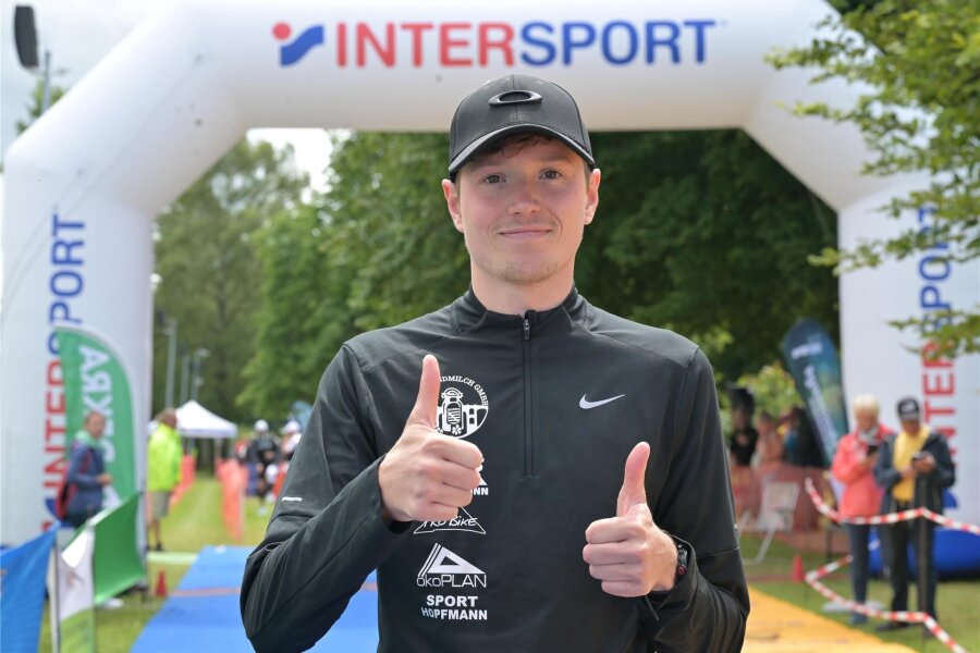 Koberbachtal-Triathlon: Vorjahressieger wiederholt seinen Erfolg - Der Plauener Philipp Dressel-Putz, der für den SC DHfK Leipzig am Start war, hat den Triathlon Olympisch bei den Männern gewonnen.