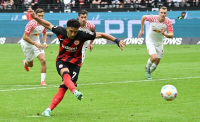 Köln steigt ab - Bochum in der Relegation - Das späte Tor durch Frankfurts Omar Marmoush sicherte der Eintracht das Remis gegen Leipzig.