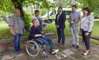 Körperbehinderten-Verein erhält Spende für Fahrzeug - 