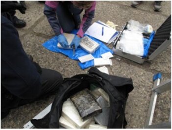 Koks-Container: Händler findet 50 Kilogramm Drogen in US-Lieferung - Der Drogenfund auf dem Gelände des Autoteilehändlers in Taura.