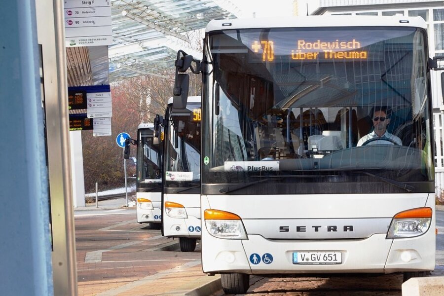  Das per 1. April drohende Aus für den Bus- und Schulbusverkehr im Vogtlandkreis ist abgewendet worden