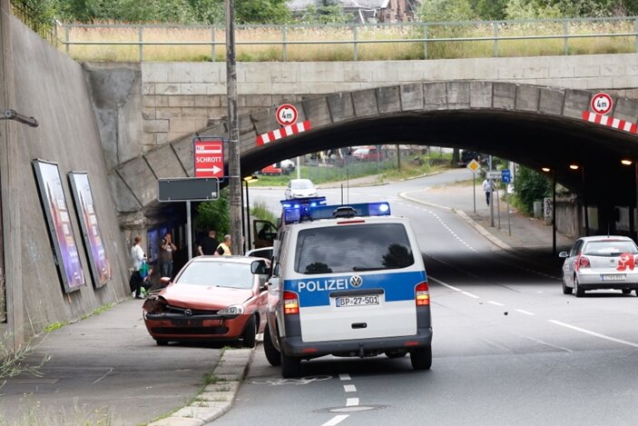 Kollision auf der Frankenberger Straße - Kind verletzt - 