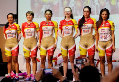 Kolumbianisches Radteam will umstrittene Nackt-Trikots abgeben - 