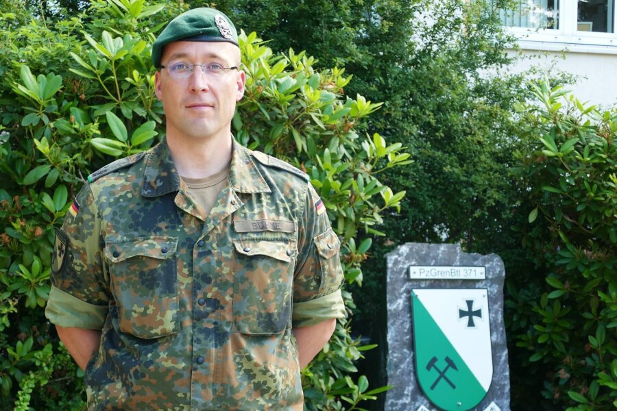 Kommandeur der „Marienberger Jäger“ zu Kommentaren in sozialen Medien: „Wir sind die Letzten, die für Krieg sind“ - Trägt in der Marienberger Erzgebirgskaserne viel Verantwortung: Oberstleutnant Georg Böhme (41).