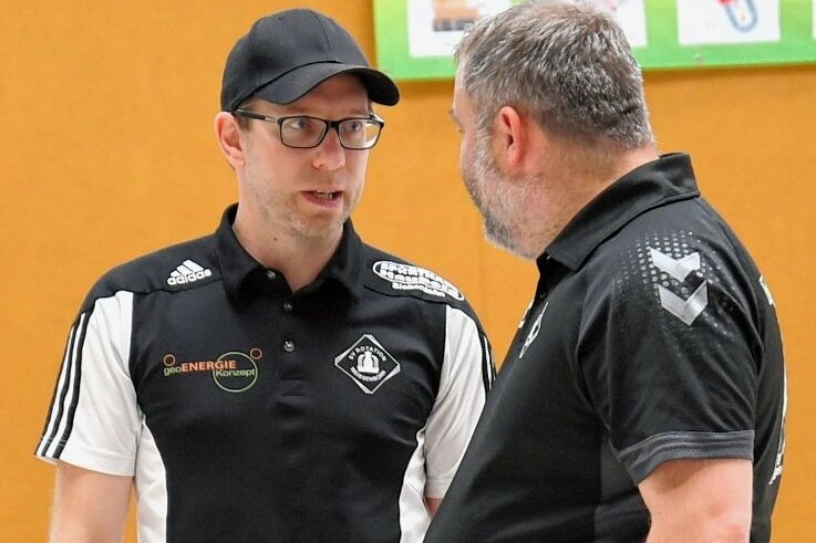 "Kommen gut miteinander klar" - Von Ex-Coach zu Coach: David Dehn (l.) und Manuel Kirpal besprachen die Partie gegen Marienberg nach Abpfiff. 