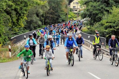 Kommentar zum Fahrradklimatest: Lob für den Falschen - Im September 2018 wurde für den Bau eines Radweges zwischen Hilbersdorf und Freiberg demonstriert. 