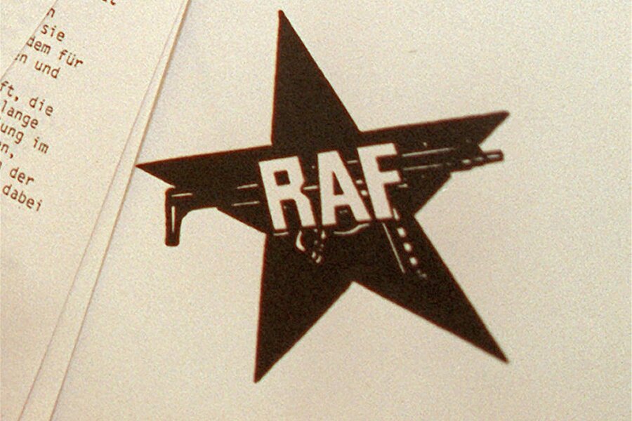 Kommentar zur RAF-Fahndung: Eine fragwürdige Software - Das Emblem der inzwischen aufgelösten Rote-Armee-Fraktion (RAF). Emittler fahnden nach weiteren Ex-RAF-Mitgliedern.