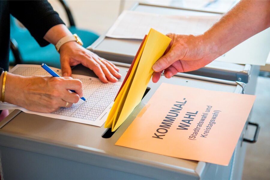 Kommunalwahl Erzgebirge: So läuft der Wahlsonntag - Noch bis 18 Uhr haben die Wahllokale geöffnet.
