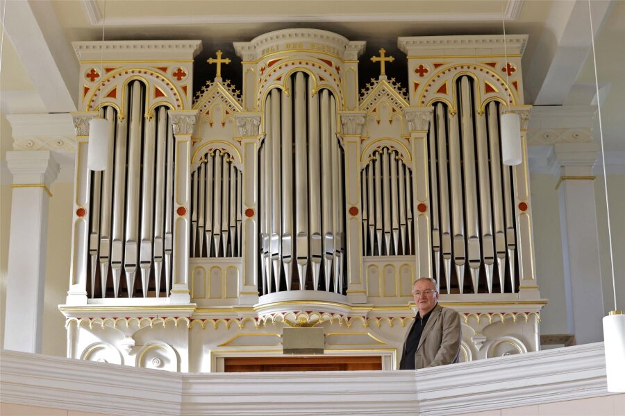Konzert zur Wiedereinweihung der Bärmig-Orgel in Langenchursdorf - Klaus Holzapfel war federführend beim Bemühen um die Sanierung der Bärmig-Orgel in Langenchursdorf.