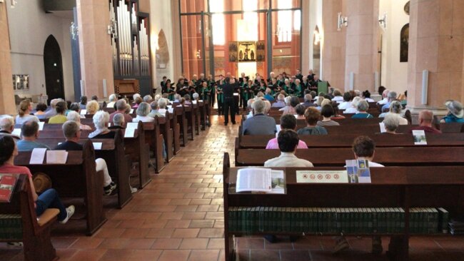 Cantico Chemnitz singt in der Jakobikirche.