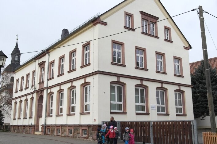 Kosten für Zettlitzer Begegnungszentrum steigen - In der einstigen Kirchschule entsteht derzeit eine Begegnungsstätte für alle Zettlitzer. 