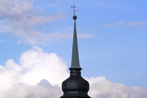 Kran soll Dachreiterkreuz der Jakobikirche abnehmen - 
