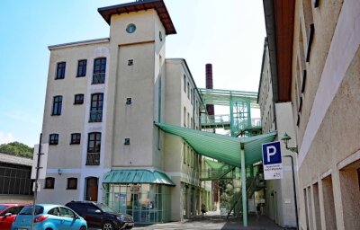 Krankenhaus Rodewisch öffnet in Schön-Passage eine Tagesklinik - Der Komplex an der Plauenschen Straße in Werdau wurde Ende des 19. Jahrhunderts als Spinnerei Gabriel Schön errichtet. Zu den Mietern gehören heute unter anderem ein Fitness-Studio und eine Bildungseinrichtung. 