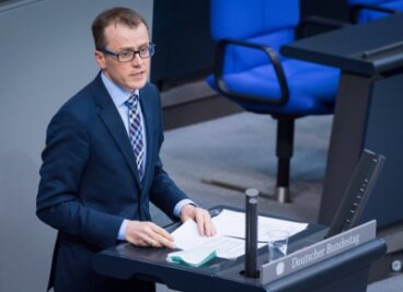 Krauß zu Mandatsverlust: "Wäre mit Söder besser gelaufen" - CDU-Politiker Alexander Krauß spricht bei einer Plenarsitzung im Bundestag im Frühjahr dieses Jahres. In der kommenden Legislaturperiode wird er nicht mehr im Parlament vertreten sein. 
