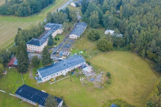 Das Gelände der alten Polizeischule in Wildbach gerät wieder in den Fokus. Der Erzgebirgskreis sieht doch noch Chancen für die Realisierung eines Geothermie-Kraftwerks. 