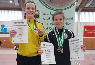 Kreisrekorde krönen erfolgreichen Tag - Alina Hartnuß (links) und Mia Rahnfeld hatten Grund zur Freude. 