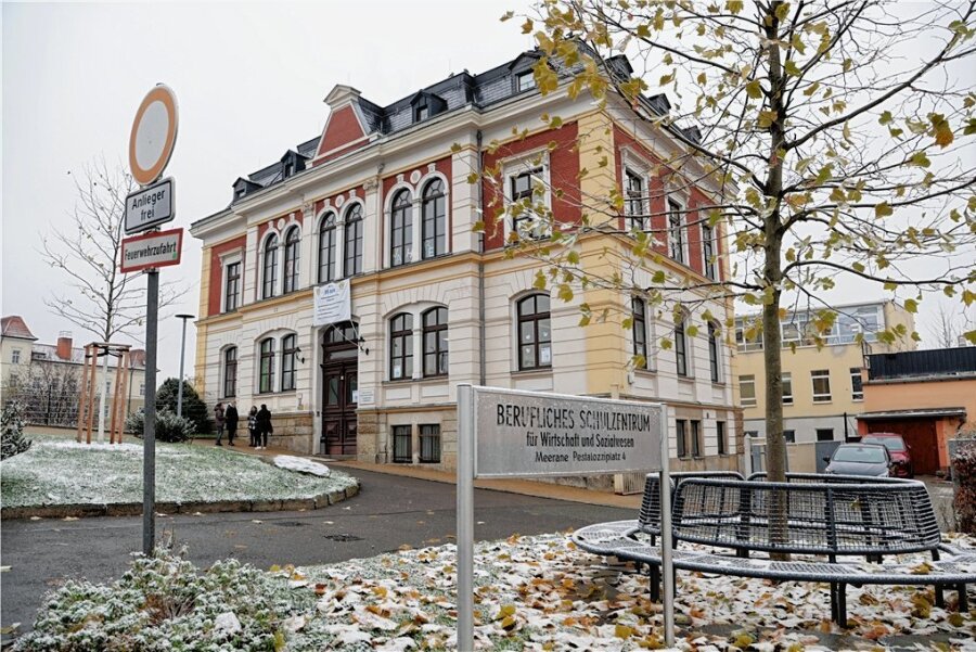 Kreistag Zwickau besiegelt Aus für Berufsschulzentrum in Meerane - Das BSZ-Gebäude in Meerane soll verkauft werden. Foto: Andreas Kretschel