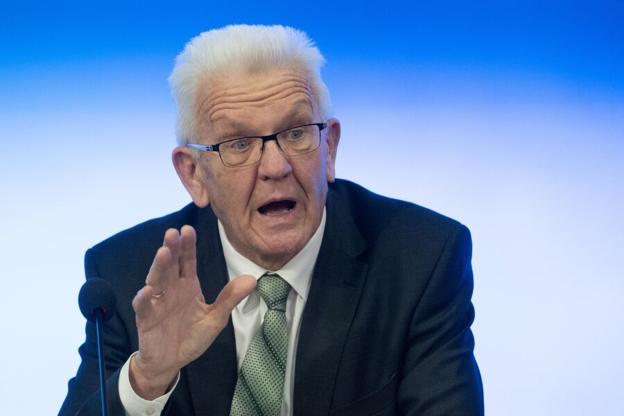 Kretschmann fordert mehr Macht für Habeck - Laut Winfried Kretschmann haben die Bundes-Grünen die Sorgen der Bevölkerung nicht angemessen im Blick gehabt.