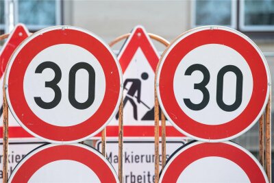 Kriebstein: Tempo-30-Zonen könnten Kinder auf dem Schulweg schützen - Die Gemeinde Kriebstein möchte gern Tempo 30 auf Straßen in Kriebethal, Grünlichtenberg und Reichenbach einführen.
