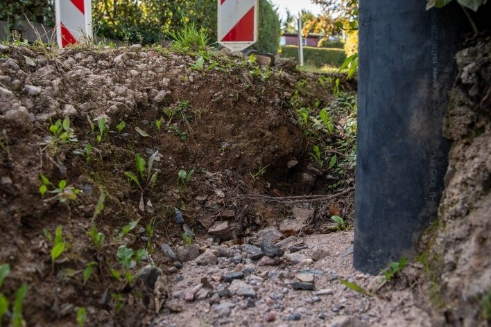 Kriebsteiner investieren in Flutvorsorge - Dieser Verbindungsweg in der Weilbergsiedlung wurde durch starken Regen ausgespült. 