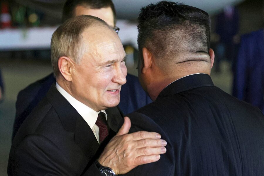 Krieg gegen die Ukraine: So ist die Lage - Russlands Präsident Putin dankte in Pjöngjang seinem Gastgeber Kim für die Unterstützung der russischen Politik im Moskauer Angriffskrieg gegen die Ukraine.