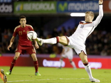 Kroos schießt DFB-Rumpfelf im Dauerregen von Vigo zum 1:0-Sieg - 