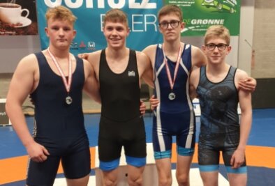KSV-Nachwuchs bleibt erfolgreich - John-Paul Spatschke, Max Schmalfuß, Konrad Schütz und Sebastian Wagner (von links) brachten zwei Medaillen aus Dänemark mit. 