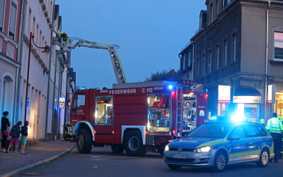 Küchenbrand: 26-Jähriger löst Feuerwehreinsatz aus - 