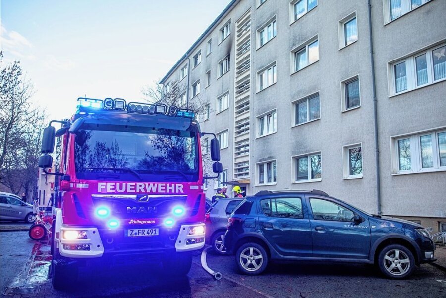 Küchenbrand in Reinsdorf: Essen auf dem Herd vergessen - Zu einem Wohnungsbrand ist es in Reinsdorf gekommen. 