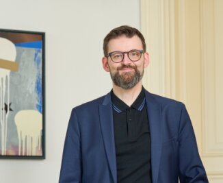 Kulturförderer Dominik Wirth: "Viele Künstler sind ausgeschlossen" - Kunstfreund auf Kompromissuche: Dominik Wirth in seinem Zwickauer Büro.