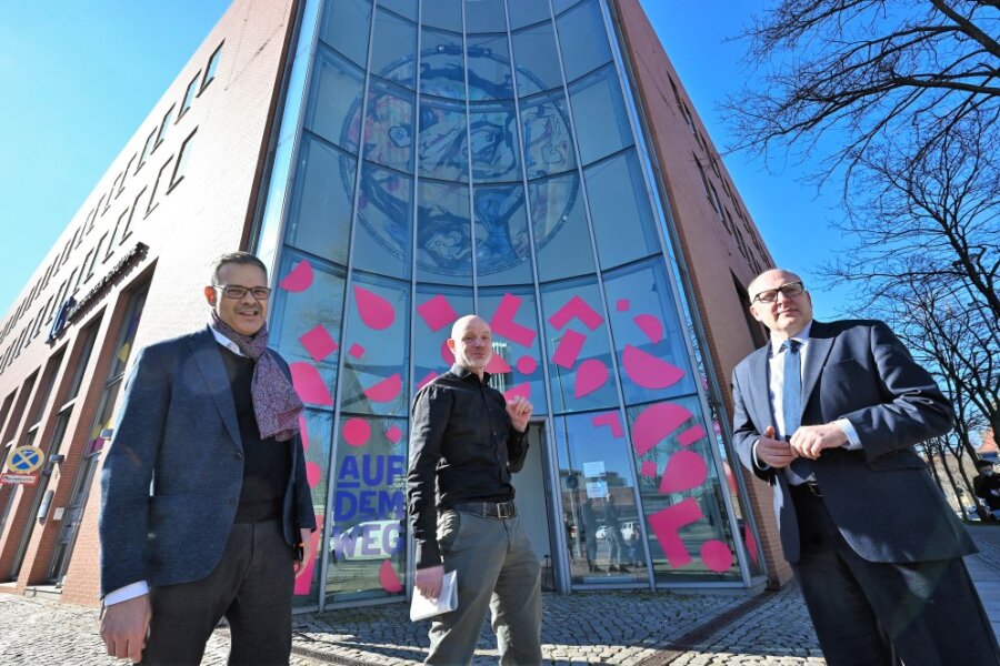Christoph Dittrich, Stefan Schmidtke und Sven Schulze (von links) haben am Dienstag das Büro der Kulturhauptstadt GmbH eröffnet. 