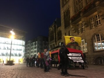 Kundgebung vorm Chemnitzer Rathaus - 