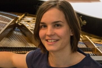 Die junge Pianistin Kristin Kaufmann tritt am Samstag in der Augustusburger Stadtkirche St. Petri auf. 
