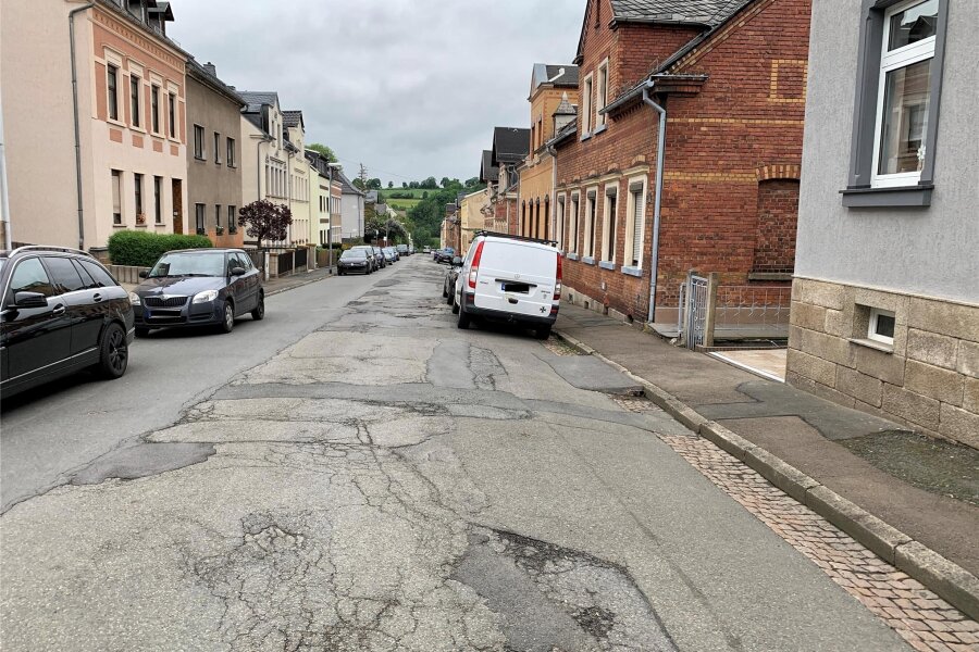Lambziger Straße in Mylau wird ab Montag gebaut - Der obere Teil der Lambziger Straße in Mylau ist seit langem in einem katastrophalen Zustand.
