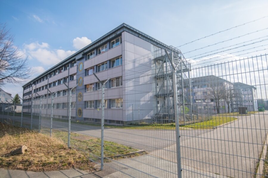 Landesdirektion weist Kritik der Asylbewerber zurück - Die Erstaufnahmeeinrichtung in der ehemaligen Jägerkaserne in Schneeberg. Zuletzt waren dort rund 300 Asylbewerber untergebracht. 