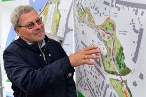 Landesgartenschau Frankenberg: Ex-Fabrikstandort wird Blumenwiese - Landesgartenschau-Chef Jochen Heinz bei einer Präsentation zur nächsten Landesgartenschau 2019 in Frankenberg.