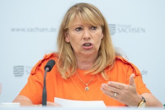 Landesuntersuchungsanstalt: Die meisten Lebensmittel in Sachsen sind sicher - Petra Köpping (SPD), Sozialministerin von Sachsen, stellt den Bericht der Landesuntersuchungsanstalt vor.