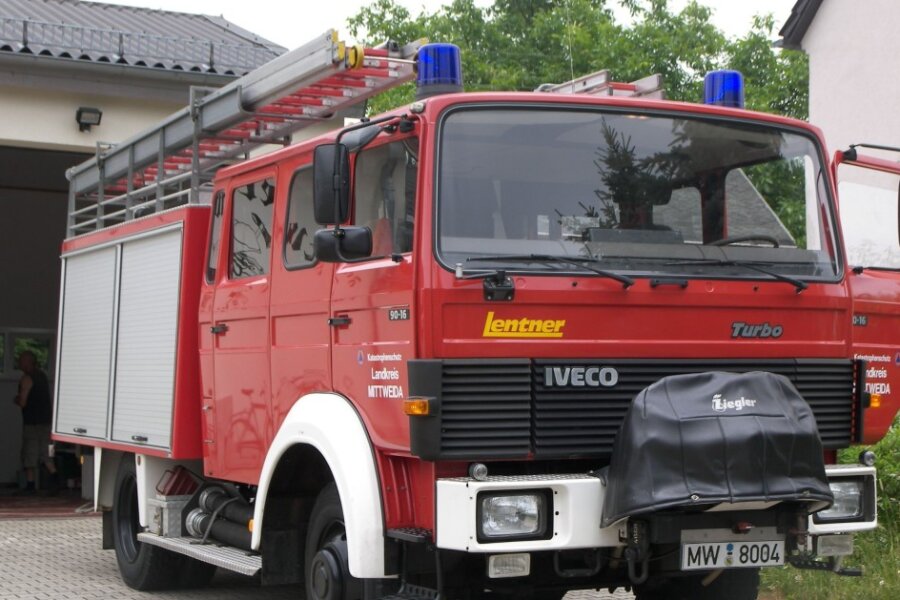 Löschgruppenfahrzeug der FFW Irbersdorf: Es wurde 1994 in Dienst gestellt, kam 2020 aber nicht durch den Tüv und ist stillgelegt. In der Folge kann der Katastrophenschutzzug Löschwasserversorgung aus Irbersdorf und Burgstädt nicht ausrücken und bei der Brandbekämpfung in der Sächsischen Schweiz helfen.