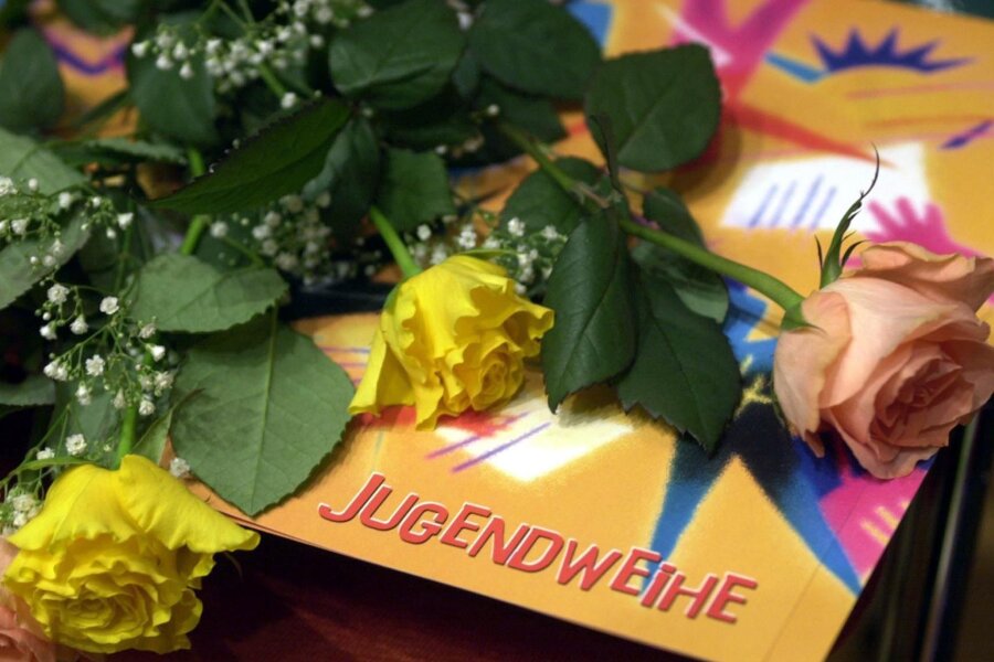 Landkreis Zwickau: 971 junge Leute erhalten Jugendweihe - Noch bis zum 8. Juni finden im Landkreis Jugendweihegfeiern statt.