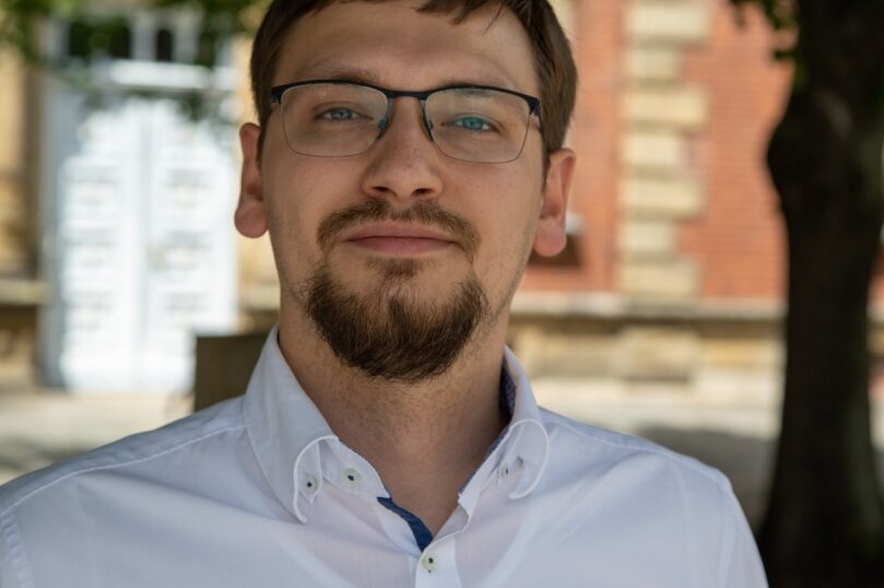 Raphael Roch ist der Landratskandidat des Kreisverbandes Zwickau der FDP. Er stammt aus Pirna, hat an der Westsächsischen Hochschule studiert und ist in Zwickau "hängen geblieben". 