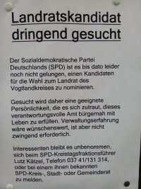 Landratswahl: Kandidatensuche mit gefälschtem Plakat - SPD sauer - Dieser Zettel wurde mehrfach im Vogtland gesichtet. SPD-Vogtland-Chef Kay Burmeister kann nicht darüber lachen.